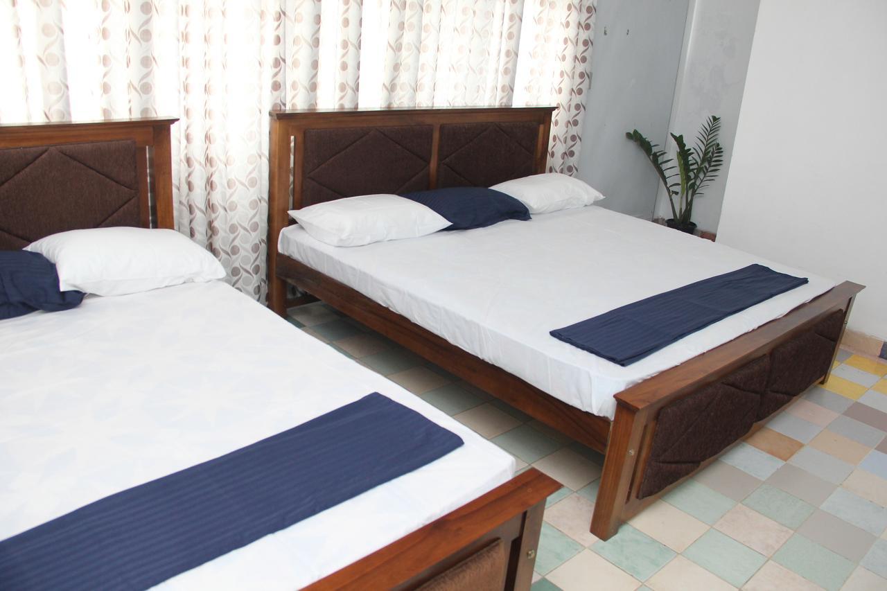 אנוראדפורה Kingfisher Hostel מראה חיצוני תמונה
