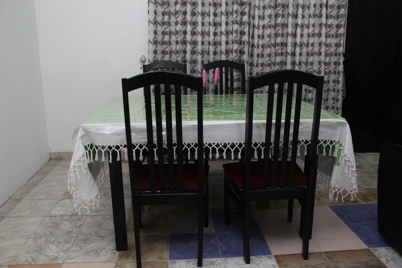 אנוראדפורה Kingfisher Hostel מראה חיצוני תמונה