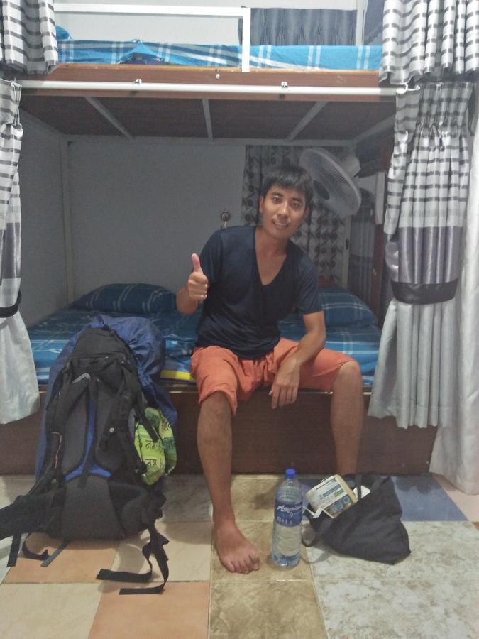 אנוראדפורה Kingfisher Hostel מראה חיצוני תמונה