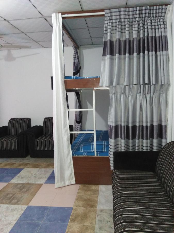 אנוראדפורה Kingfisher Hostel מראה חיצוני תמונה