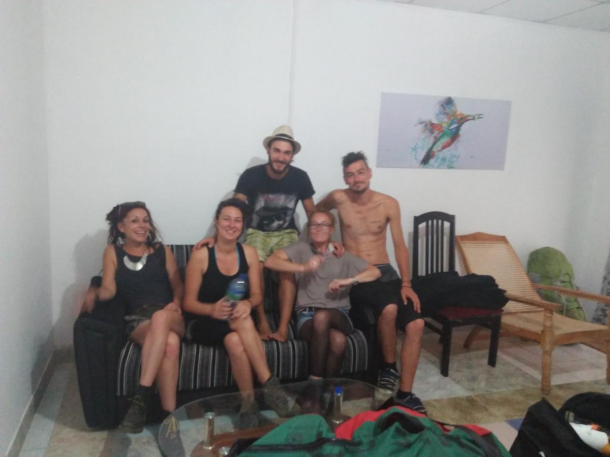 אנוראדפורה Kingfisher Hostel מראה חיצוני תמונה